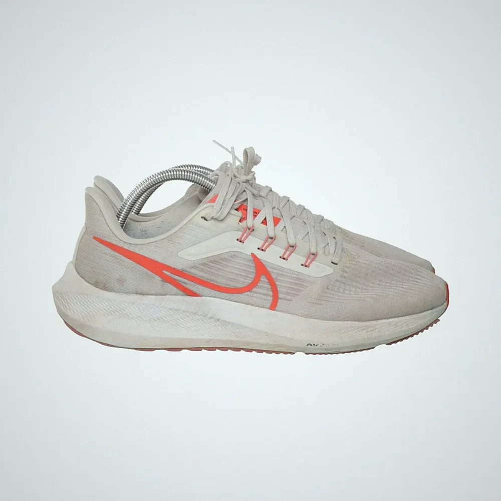 Nike, Laufschuhe, Größe: 44 1/2, model: pegasus 39, Grau/Rot, Herren #GJZ
