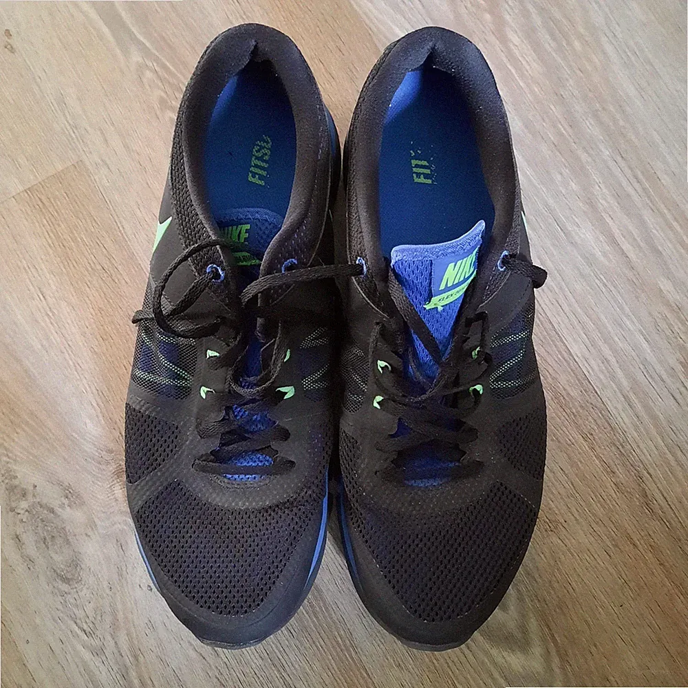 NIKE LAUFSCHUHE HERREN GR. 47,5