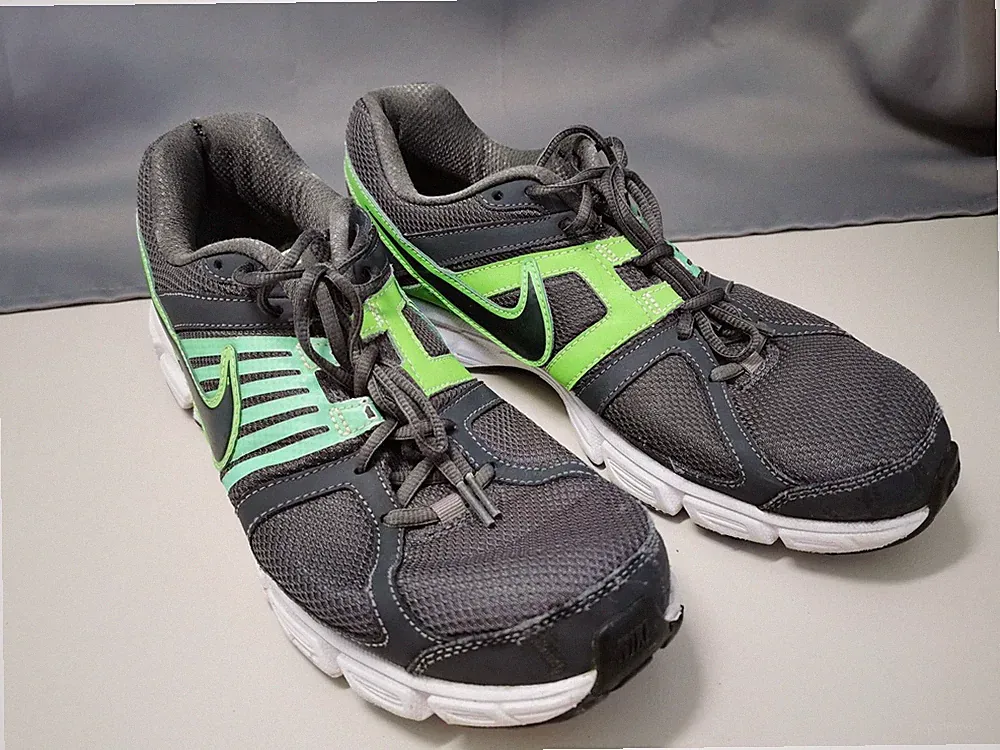 Nike Laufschuhe Herren Gr 47,5 US 13 grün Sneaker Running Innensohle 31 cm
