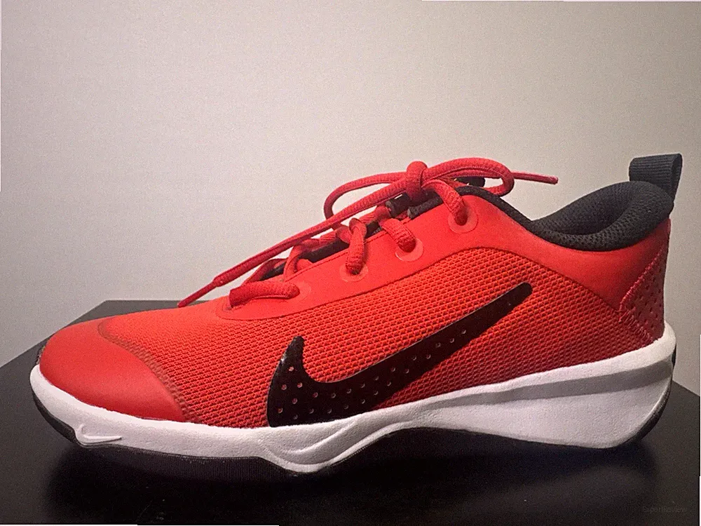 Nike Omni Multi Court Gr. 38 Sneaker Laufschuhe