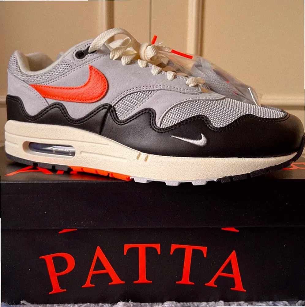 Nike Patta Air Max 1 The Wave Friends Family Black Leather Mudguard Orange Sampl