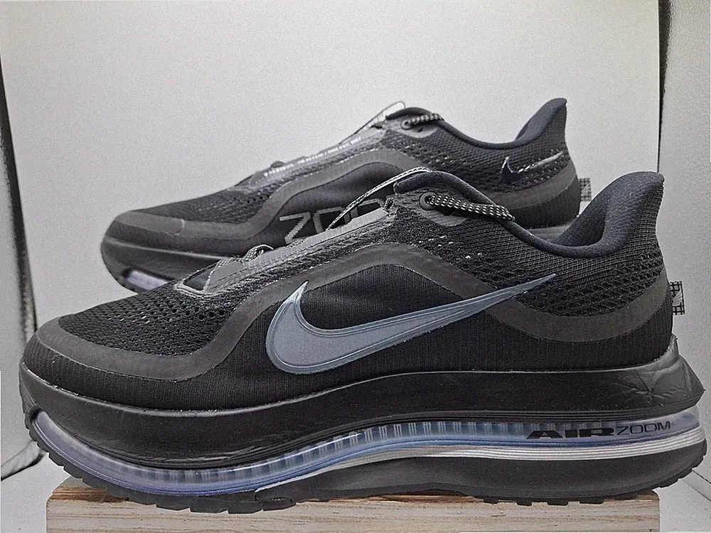 Nike Pegasus Premium 41s Laufschuhe Herren Uk 9,5 Brandneu Af22 Reduziert