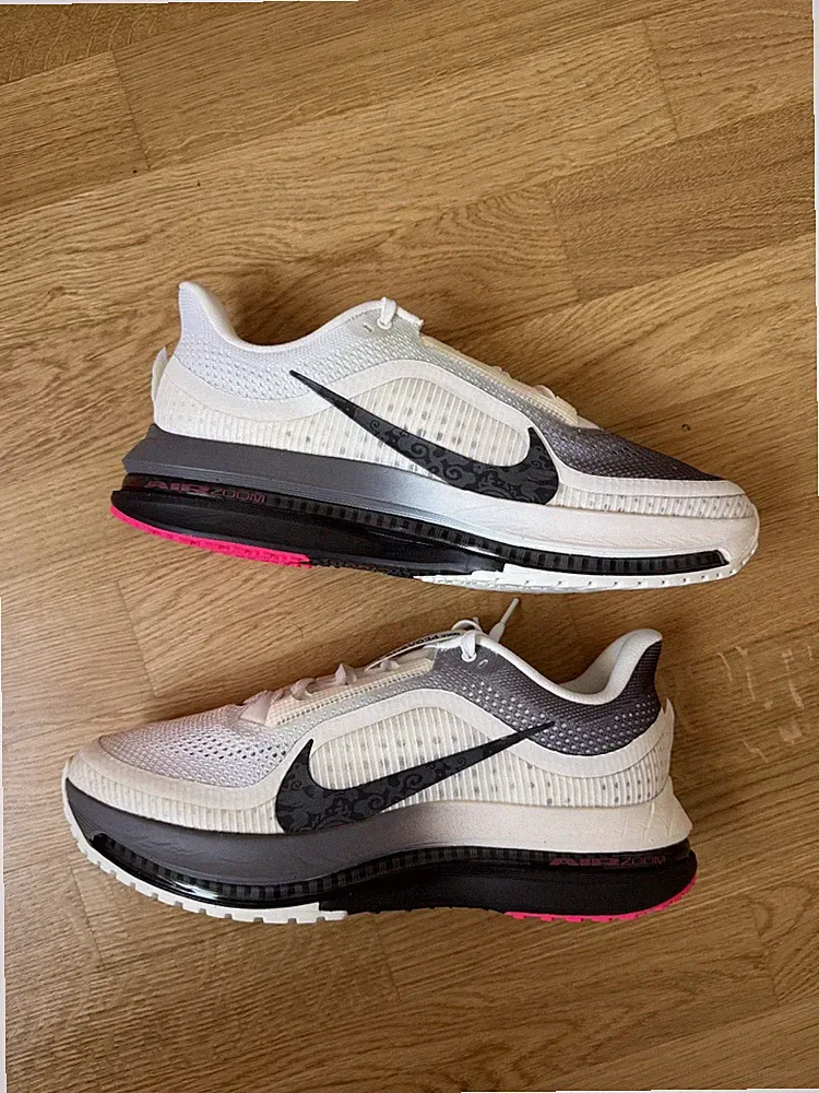 Nike Pegasus Premium Laufschuhe EU 45,5 IQ1130-001