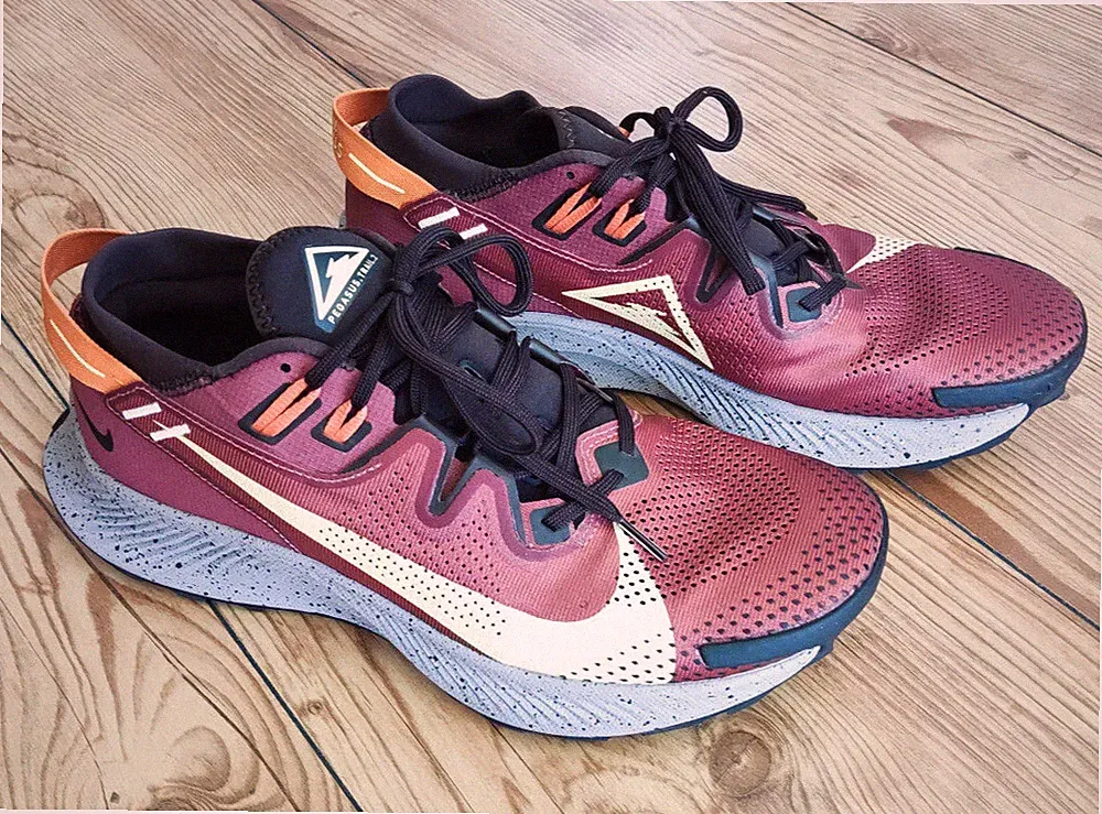 NIKE PEGASUS TRAIL 2 - BORDEAUX/GELB/BRAUN - GR. 45 / 11