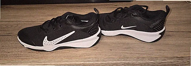 Nike Performance OMNI MULTI COURT UNISEX - Laufschuh Straße - black/white gr.36
