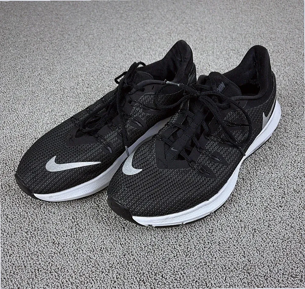 Nike Quest Laufschuhe Damen schwarz Gr. 41 US 9,5 AA7412-001