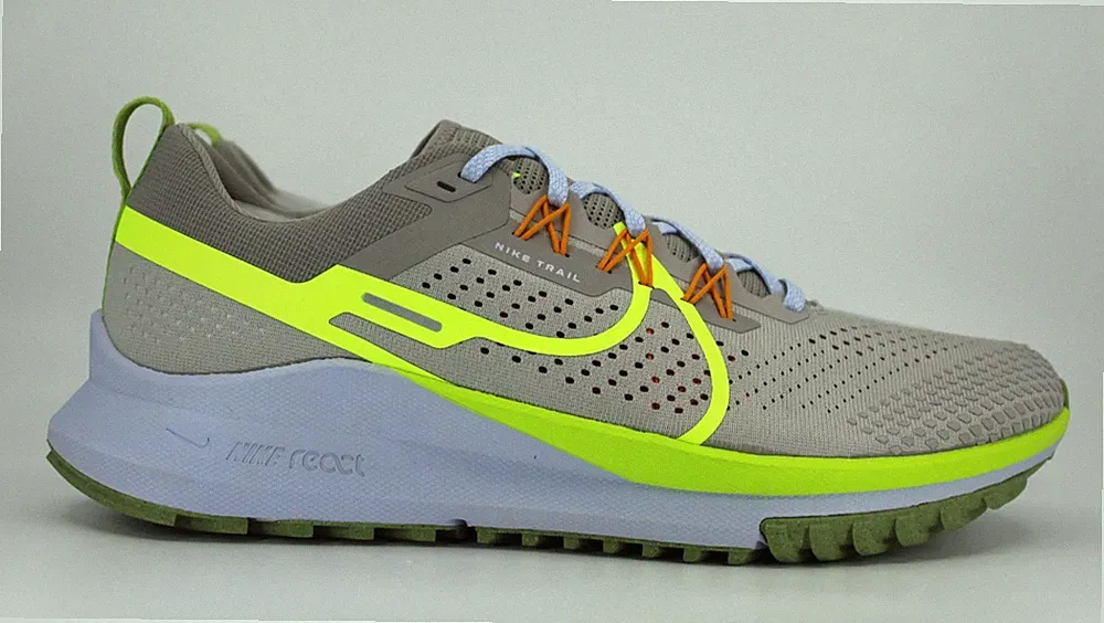 Nike React Pegasus Trail 4 Laufschuhe UK 8,5 Light Iron Volt DJ6158-002