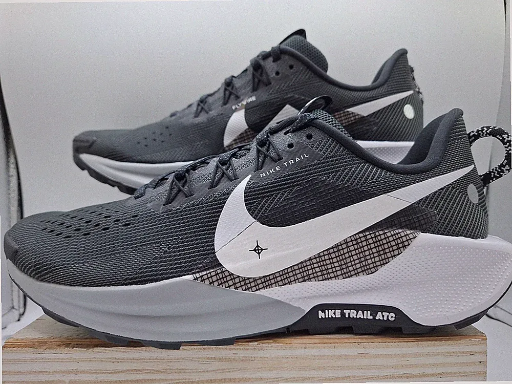 Nike ReactX Pegasus Trail 5 Herren Laufschuhe Uk 7 Brandneu Af18