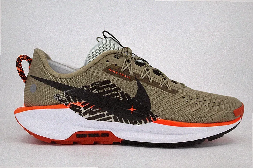 Nike ReactX Pegasus Trail 5 Trailrunningschuhe UK 7,5 Khaki Braun DV3864-201