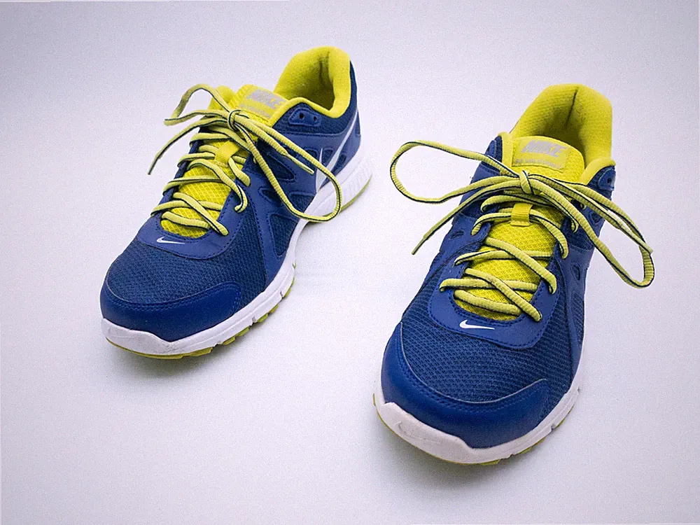 Nike Revolution 2 Herren Sneaker Sportschuh Laufschuh Gr. 45 EU Art. 31830-30