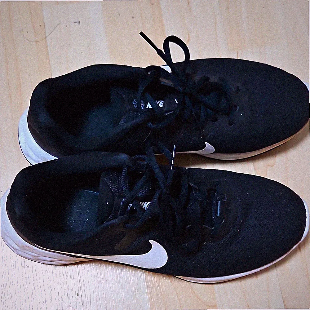 Nike Revolution 6 Herren Laufschuhe Sneaker schwarz/weiß EU 42 DC3728-003