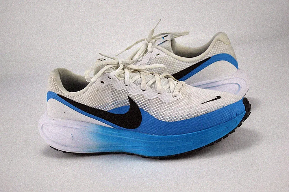 Nike Revolution 8 Gr.45,5 Herren Laufschuh Sneaker Weiß Blau TOP R 890