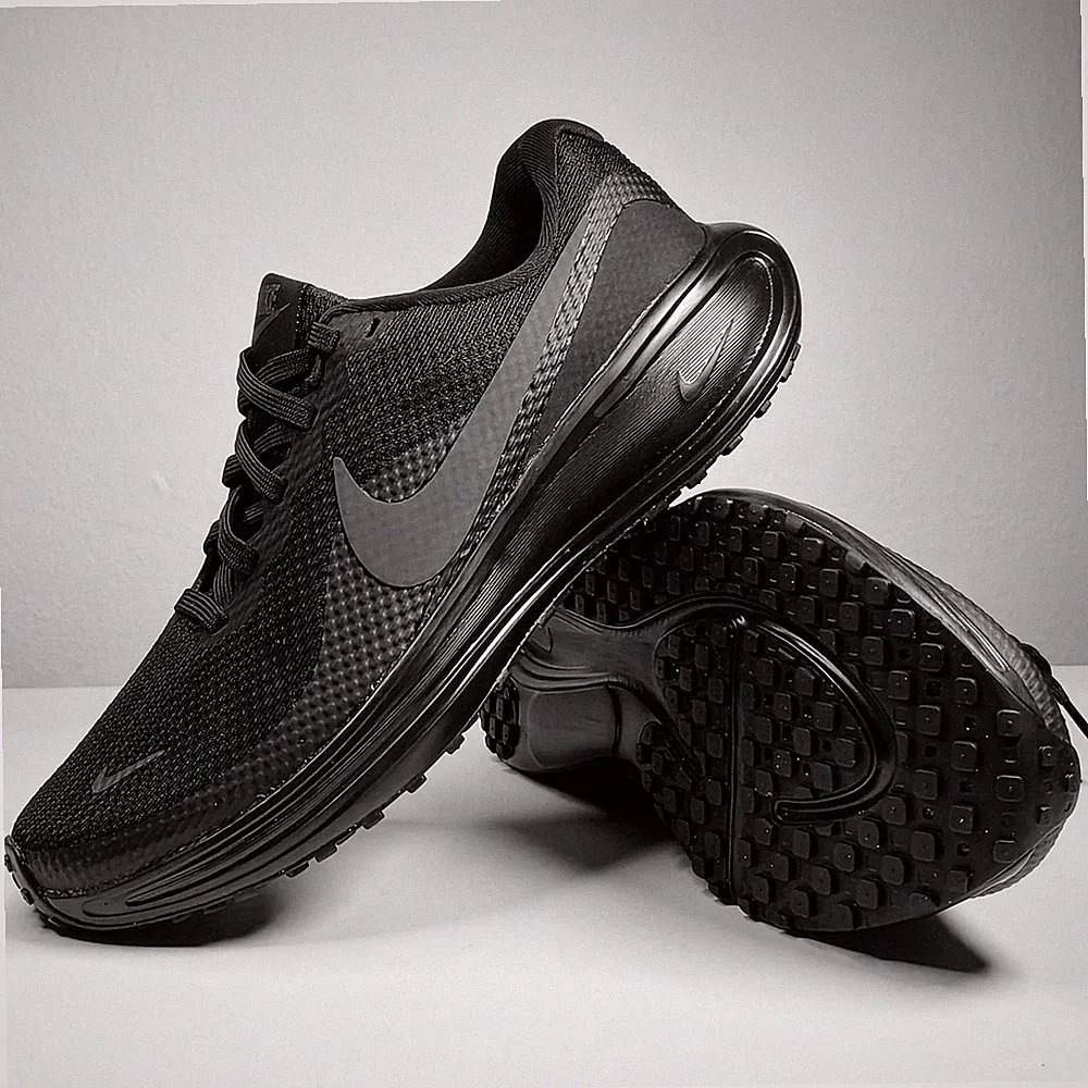 Nike Revolution 8 | Herren Laufschuhe | Schwarz | EU 38.5 | NEU