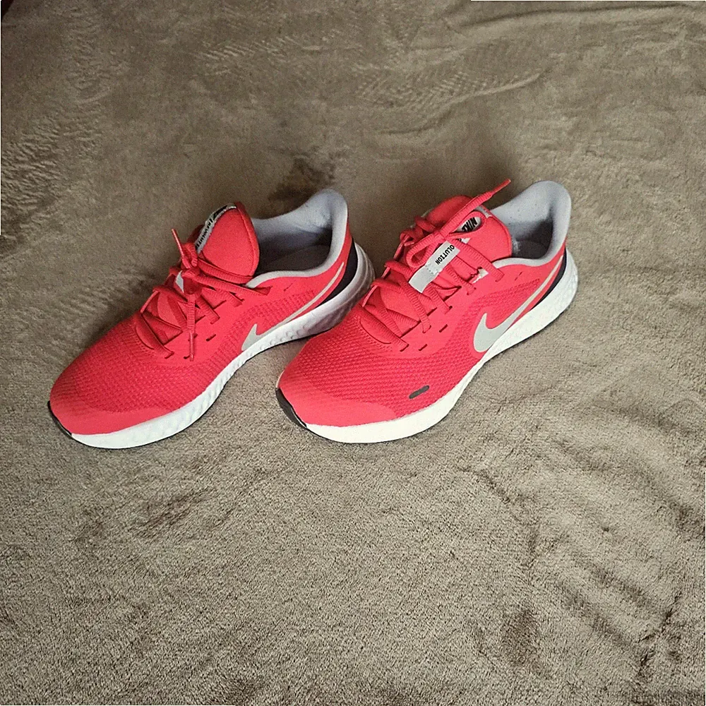 Nike Revolution Damen Sneaker Laufschuhe Rot Gr 40 Wie Neu
