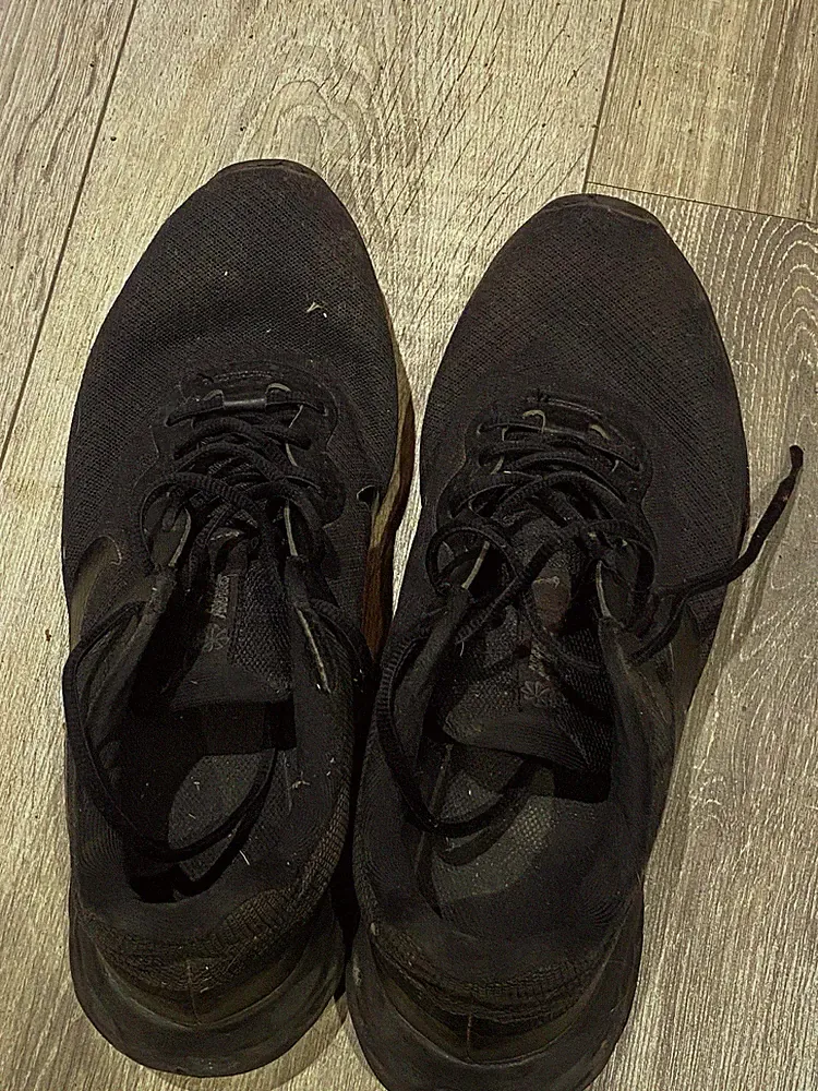 Nike Revolution Gebraucht Gr 44.5 Sportschuhe Sneaker Laufschuhe Herren Schwarz