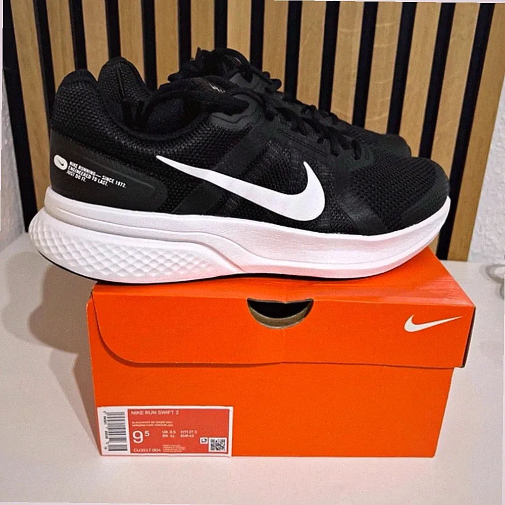 Nike Run Swift 2 Herren Laufschuhe Schwarz/Weiß EU 43 MPN CU3517-004
