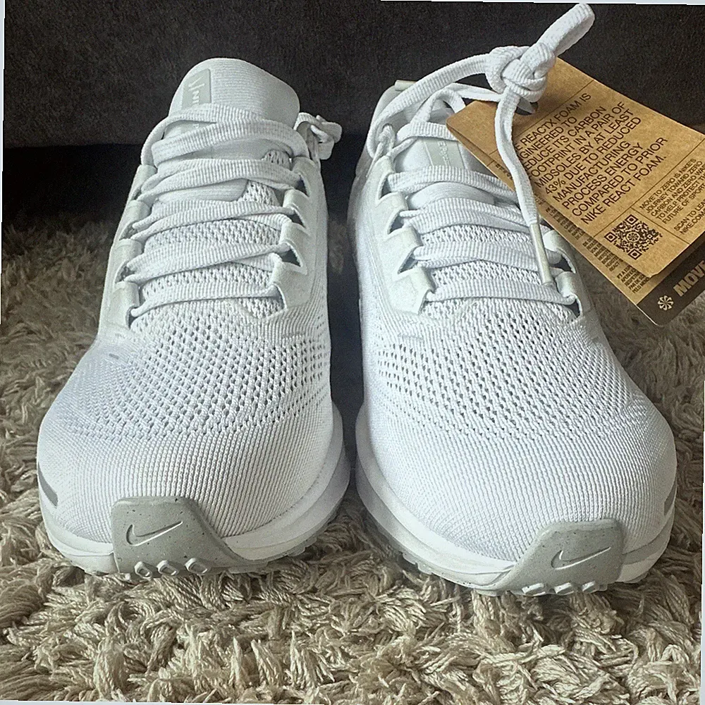 Nike Running Herren Laufschuhe Sneaker Weiß/Grau Mesh Schnürung Low Top