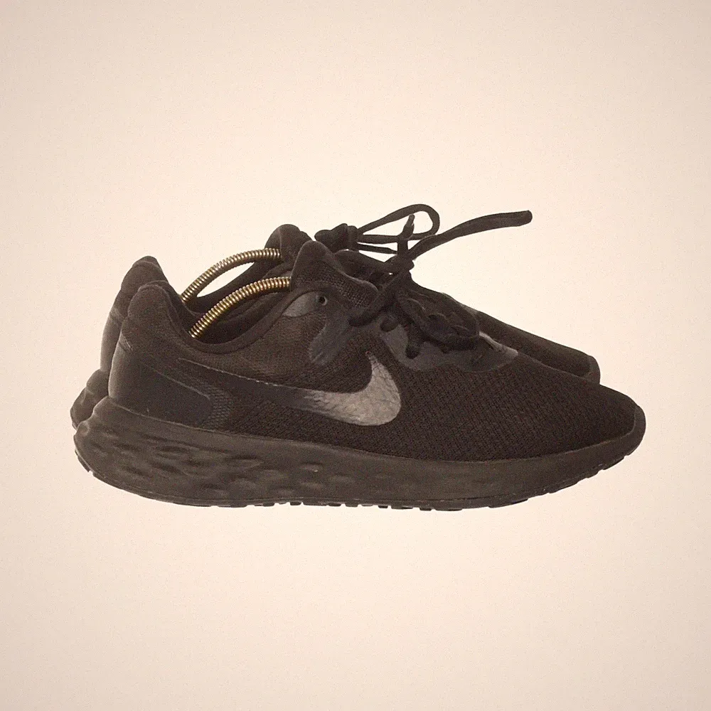 Nike Running, Laufschuhe, Größe: 40 1/2, model: revolution 6, Schwarz #J55