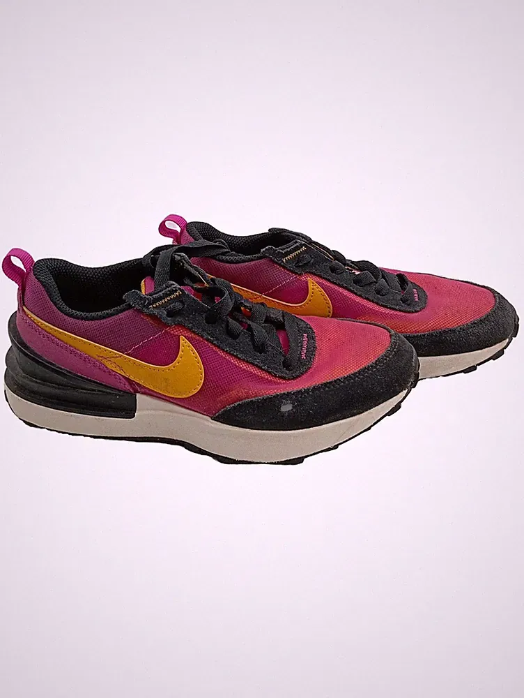 Nike Sneaker Low Kinder Gr. 31.5 Pink Schwarz Gelb Laufschuhe