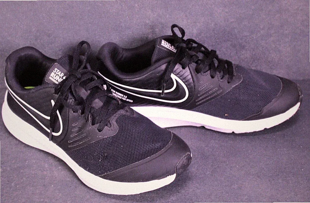 Nike Sneaker Star Runner 2 Laufschuhe Damen Gr. 38 schwarz weiß Mesh PSH756