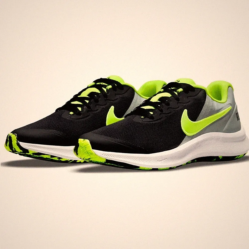 Nike Star Runner 3 Play GS Laufschuhe Größe 39/ Neu ungetragen