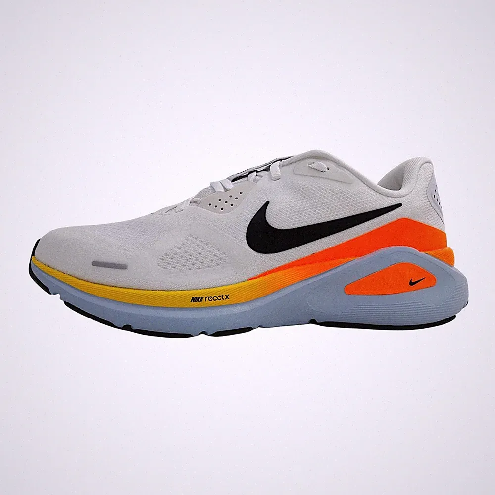 NIKE Flacher Schuh