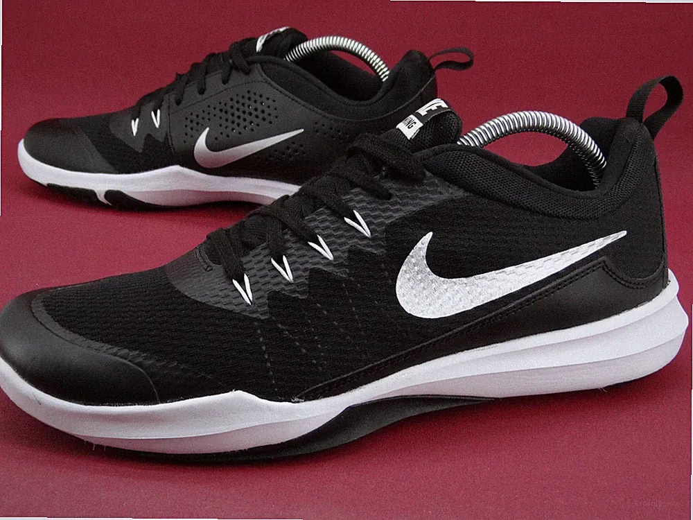 NIKE Traning Basketball Sneaker Laufschuhe Halb Schuhe Running GR 45 UK 10