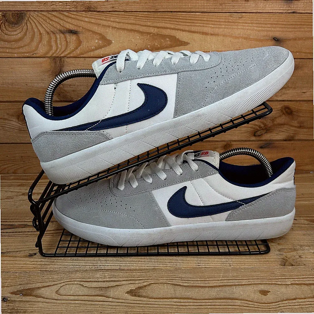 Nike Turnschuhe Herren Größe UK 10 SB Team Classic Wolf Grau Blau Void Skaterschuhe