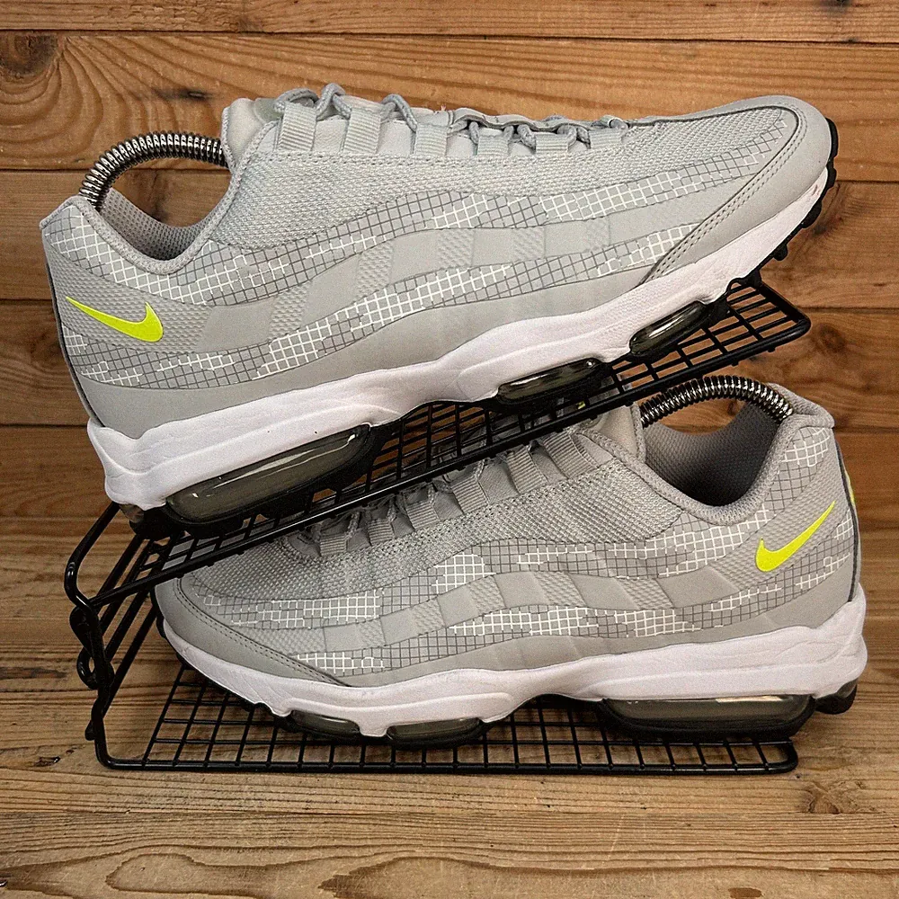 Nike Turnschuhe Herren Größe UK 7,5 Air Max 95 Grau Neon Camouflage Freizeit Mod Schuhe