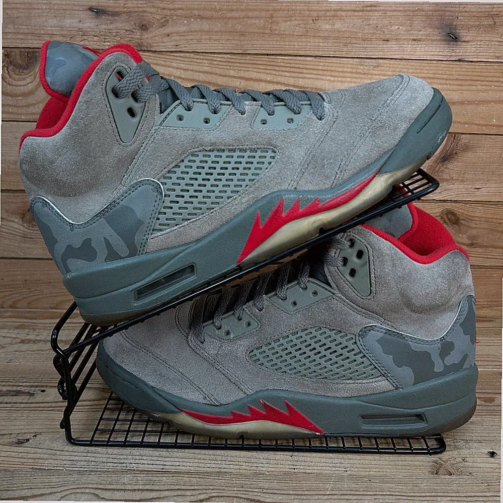 Nike Turnschuhe Herren Größe UK 8 Air Jordan 5 Retro P51 Grau Camouflage Basketballschuhe