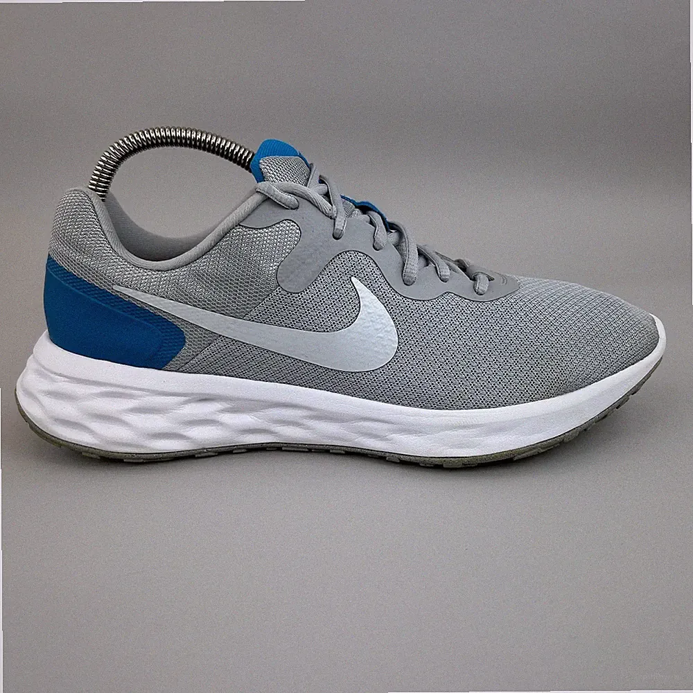 Nike Turnschuhe Herren UK10 Revolution 6 Next Nature Wolf Grey Running Fitnessschuhe