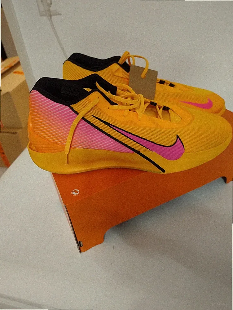48 Hallenschuh