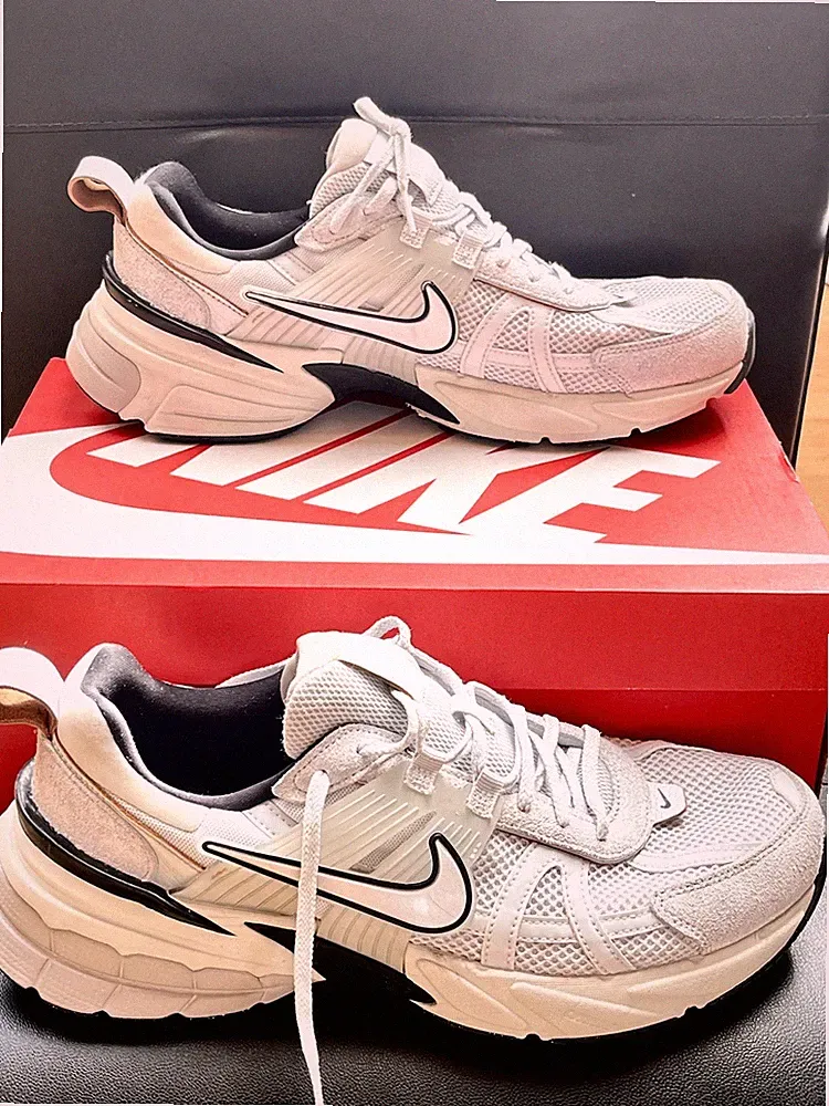 Nike V2K Run Sneaker Laufschuhe 45EU/10UK/11US M/12,5 US W Unisex wie Neu OVP