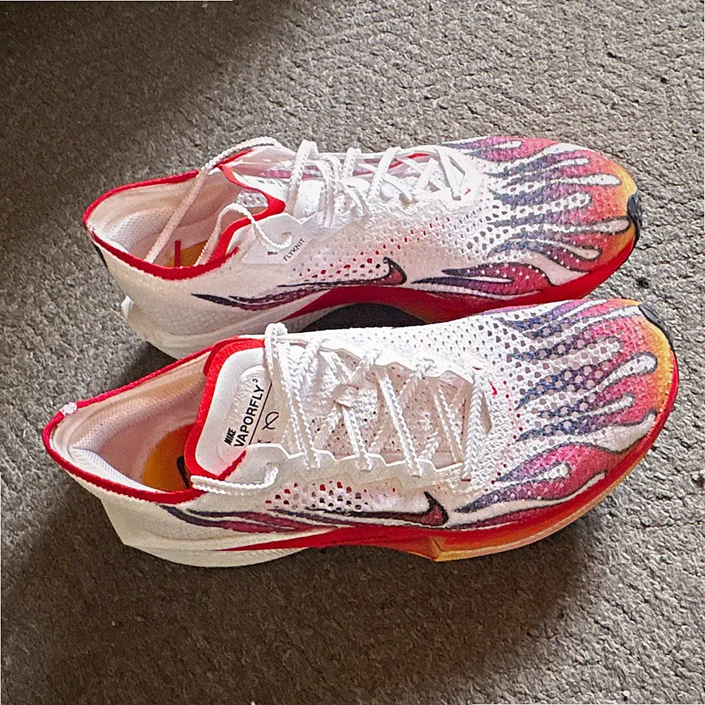 Nike Vaporfly 3 Herren Laufschuhe ZoomX Low Top Schnürung Weiß/Rot/Blau/Size 43