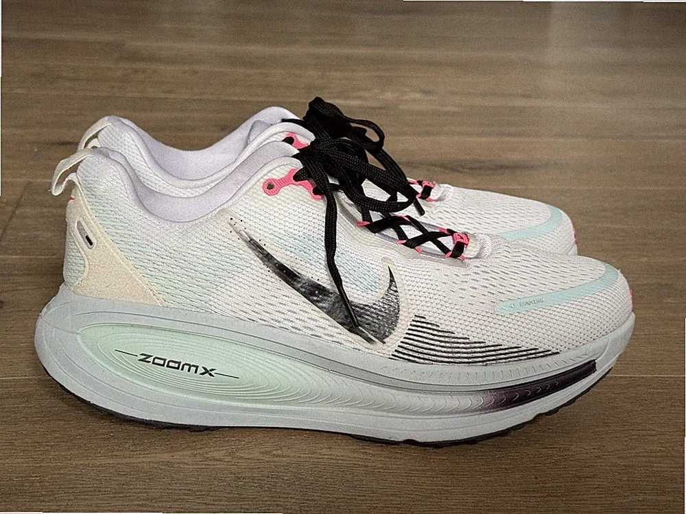 Nike Vomero 18 Art.IM6670-104 Gr.43 ( US 9,5 ) Top Laufschuhe