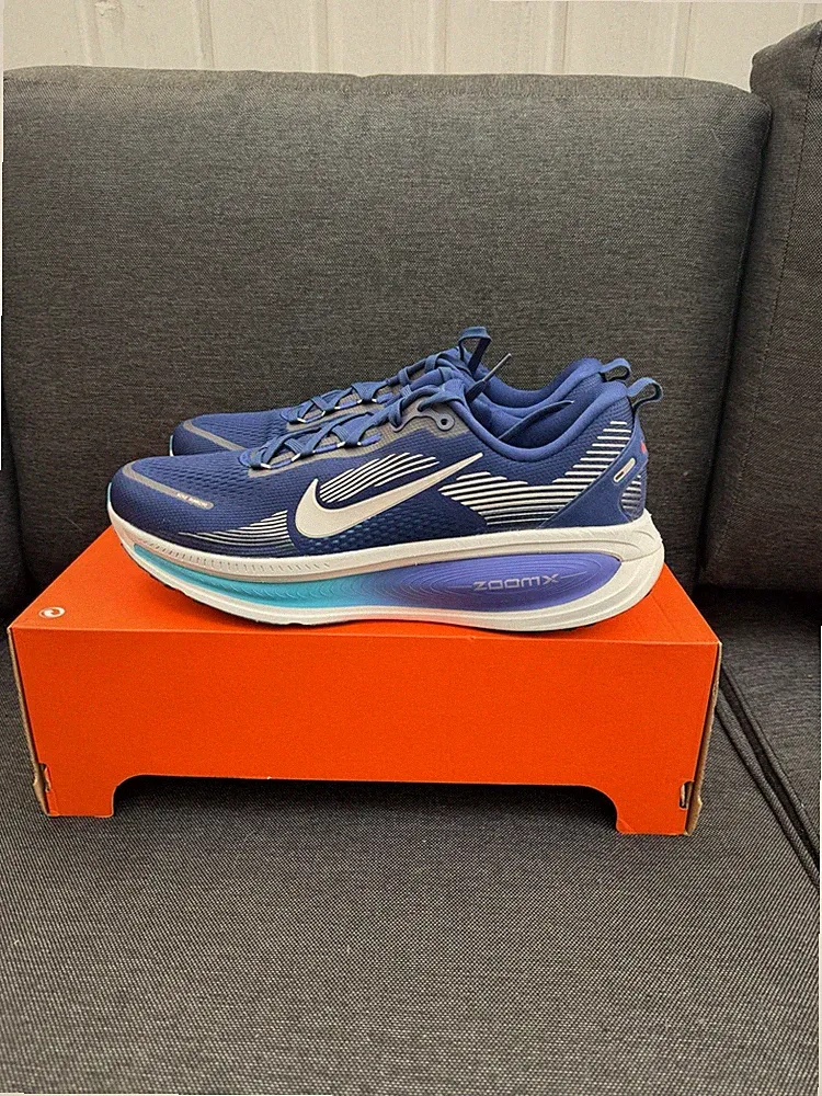 Nike Vomero 18 Laufschuhe Gr 46 US 12 Running HM6803-401