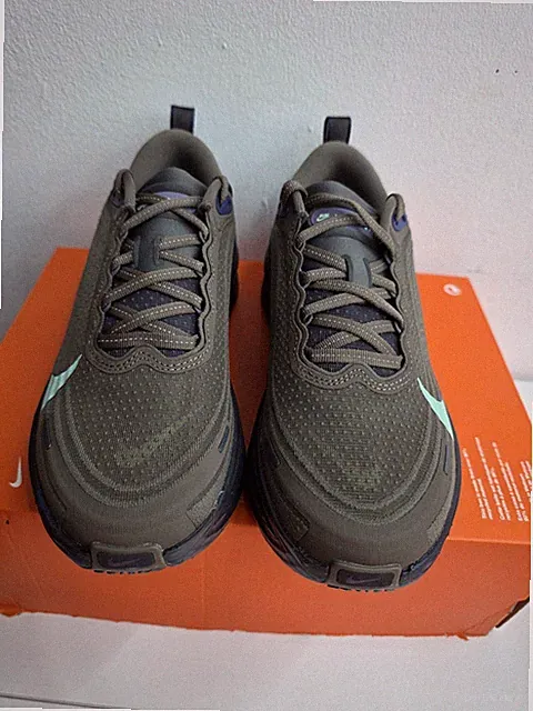 Nike Vomero Plus Ironstone Quartz Patina UK8 EU42,5 IR7550-030 Brandneu