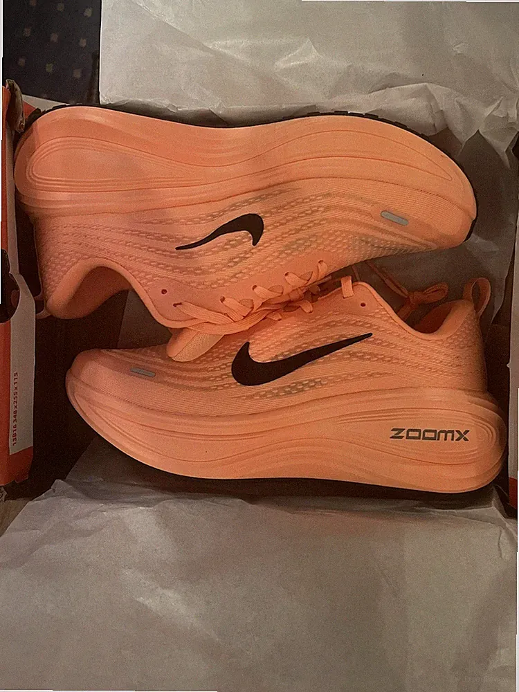 Nike Vomero Plus ZoomX Herren Laufschuhe Orange/Schwarz EU 43