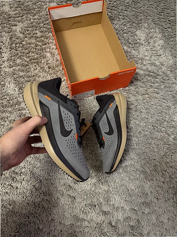 Nike Winflo 10 Herren Laufschuhe Gr. 40 Neu FQ8725-084