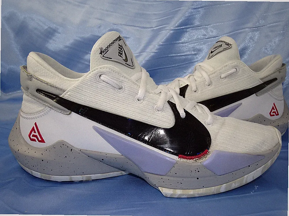 NIKE ZOOM FREAK 2 SNEAKER GR 44 HERREN LAUFSCHUHE SPORTSCHUHE BASKETBALL LEBRON