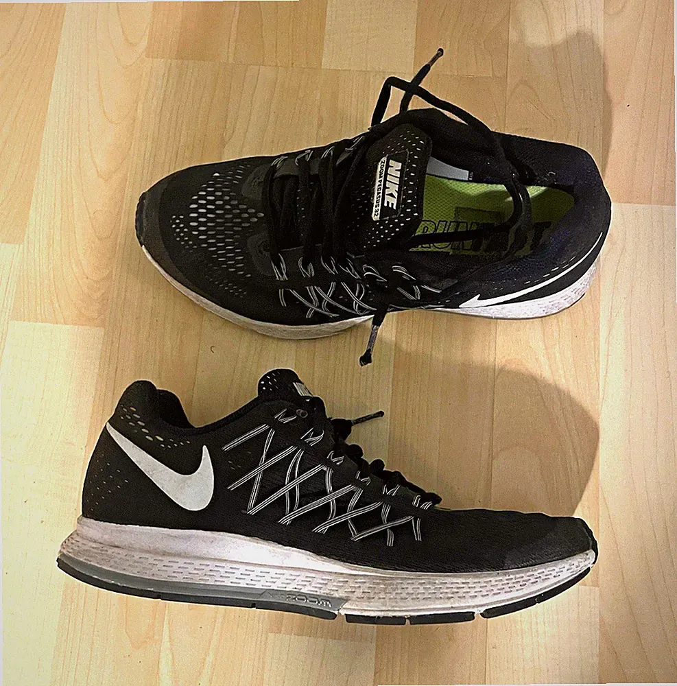 Nike Zoom Herren Laufschuhe Größe 42 Sneaker Mesh Low Top Schwarz/Weiß