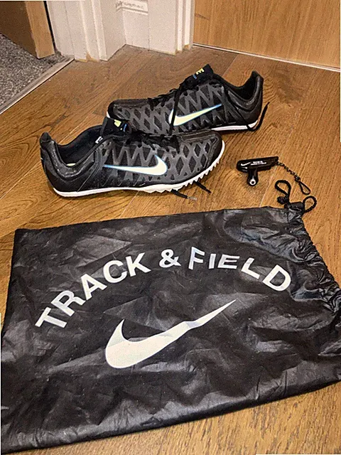 Nike Zoom Maxcat Laufspikes Uk 10,5 schwarz *einmal getragen* Sprintsportler sehr guter Zustand