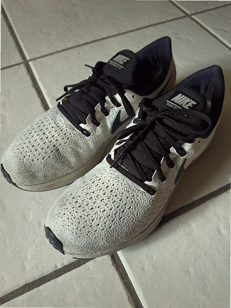 Nike Zoom Pegasus 35 Gr. 44 Herren Laufschuhe Weiß