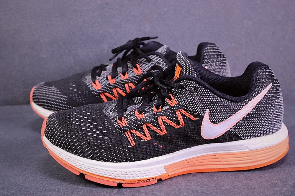 Nike Zoom Vomero 10 Damen Sneaker Laufschuhe Gr. 38 schwarz orange CH1-424