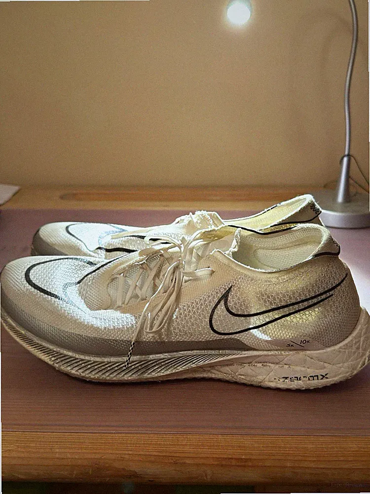 Nike ZoomX Streakfly Laufschuhe – Gr. 46 (Weiß/Schwarz)