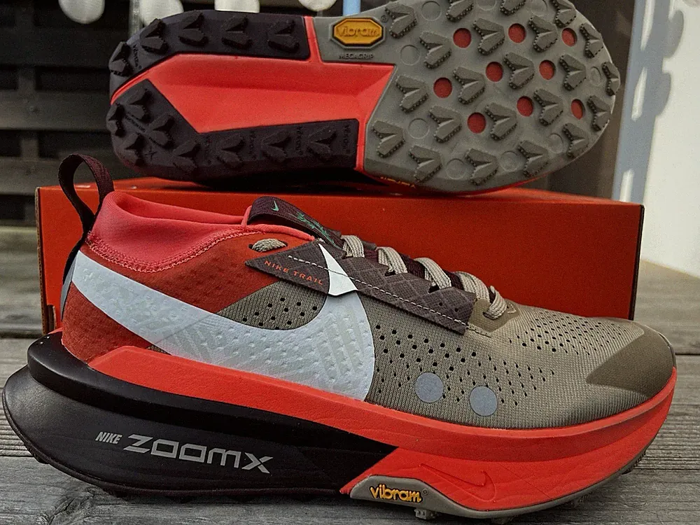 Nike ZoomX Zegama Trail2 HQ3768-200 Trailrunning Laufschuhe Sneaker EUR 43/UK8,5