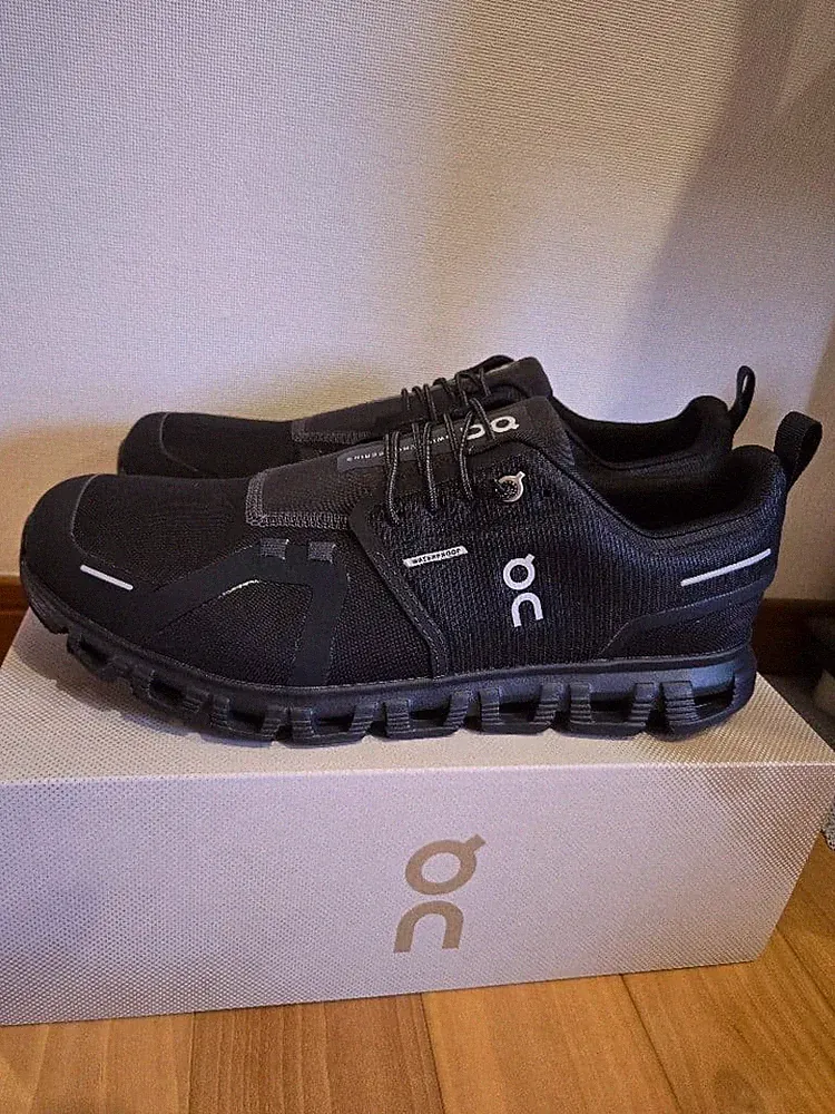 On Cloud 6 Waterproof Herren Sneaker Schwarz 28cm Neu Regenfest Laufen
