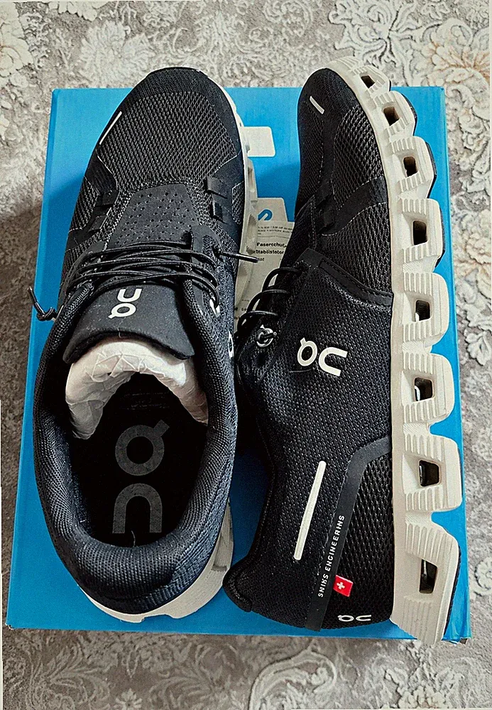 On Cloud Herren Laufschuhe Sneaker Gr 38 atmungsaktiv Schnürung Schwarz/Weiß
