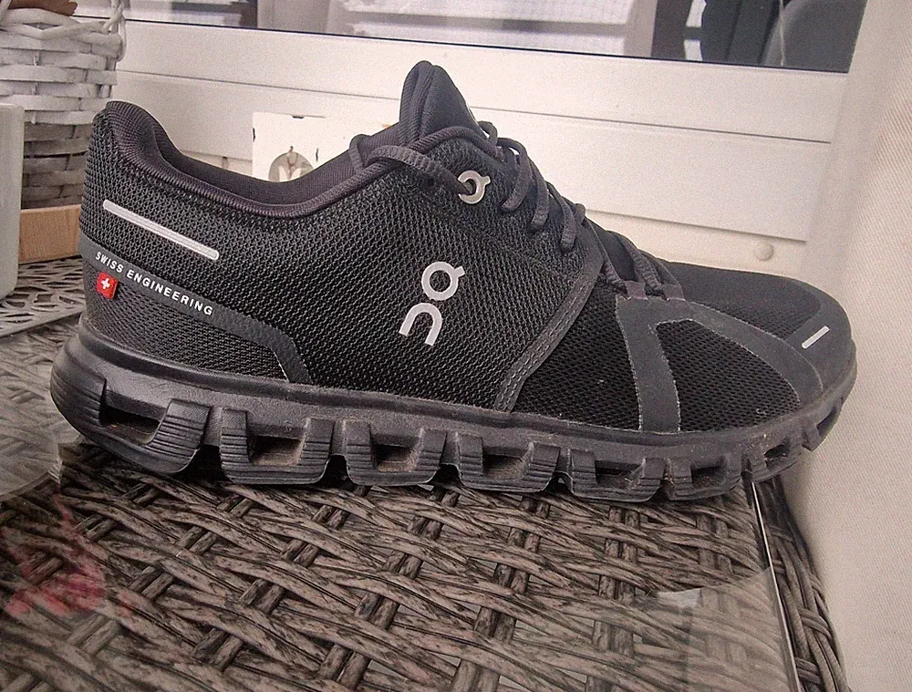 On Cloud Herren Laufschuhe Sneaker Schwarz atmungsaktiv EU 42 US 10 UK 8