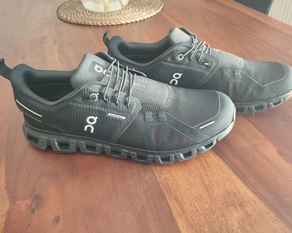 On Cloud Herren Laufschuhe Sneaker Schwarz EU 45 atmungsaktiv Top Wie Neu